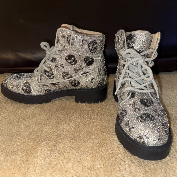 Betsey Johnson Glittering Skull Combat Boots SB-HUDSN size 9M - Picture 4 of 11